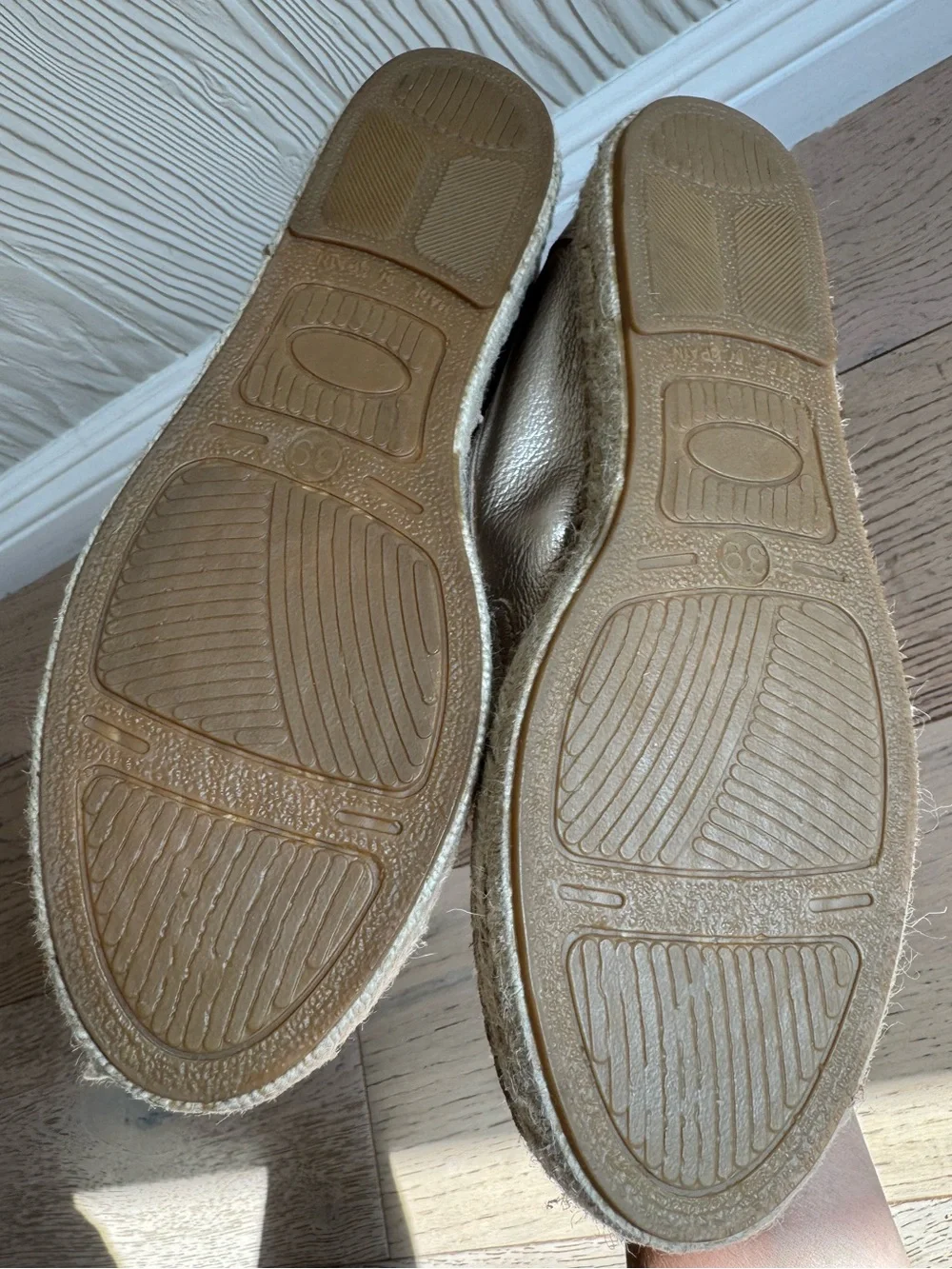 La Canadienne Metallic Bronze Gold Espadrille Loafers - Women Sz: 39 / 8-8.5